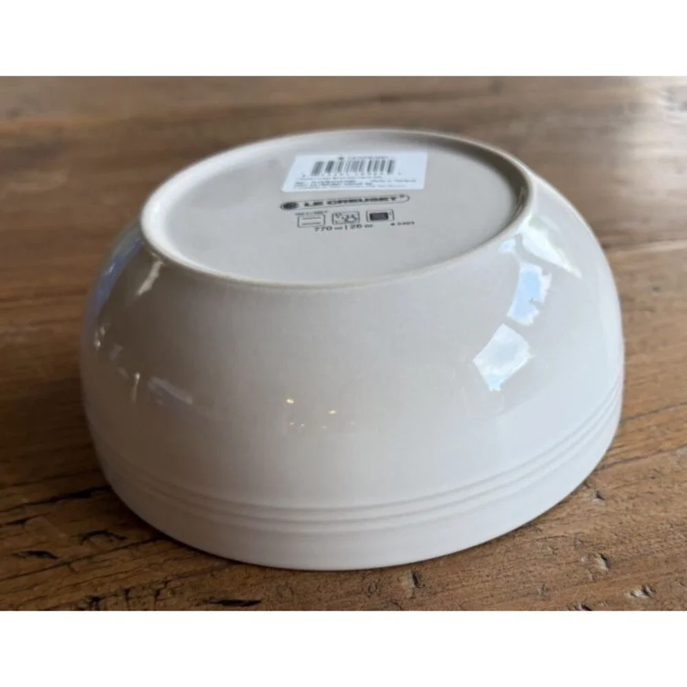 Le Creuset San Francisco Coupe Soup Cereal Bowl 26 oz 770 ml Meringue NEW NWT